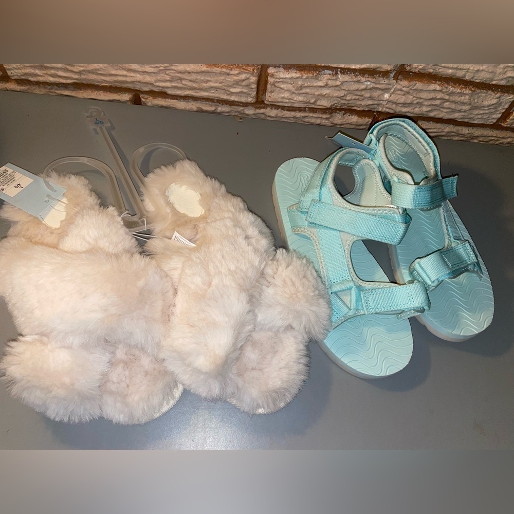 New size 4/5 youth girls sandal and slipper bundle